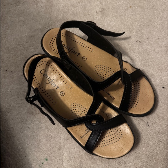 Black sandals size 7 - Picture 1 of 5